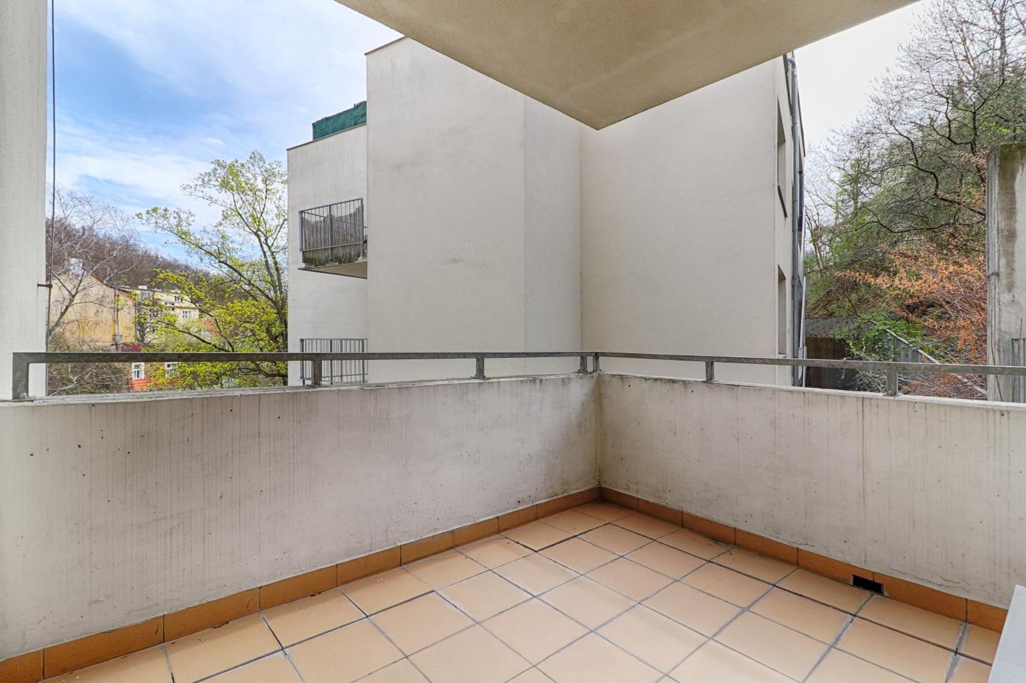 Peace And Comfort Near Center With Balcony, 500mb Wifi Lejlighed